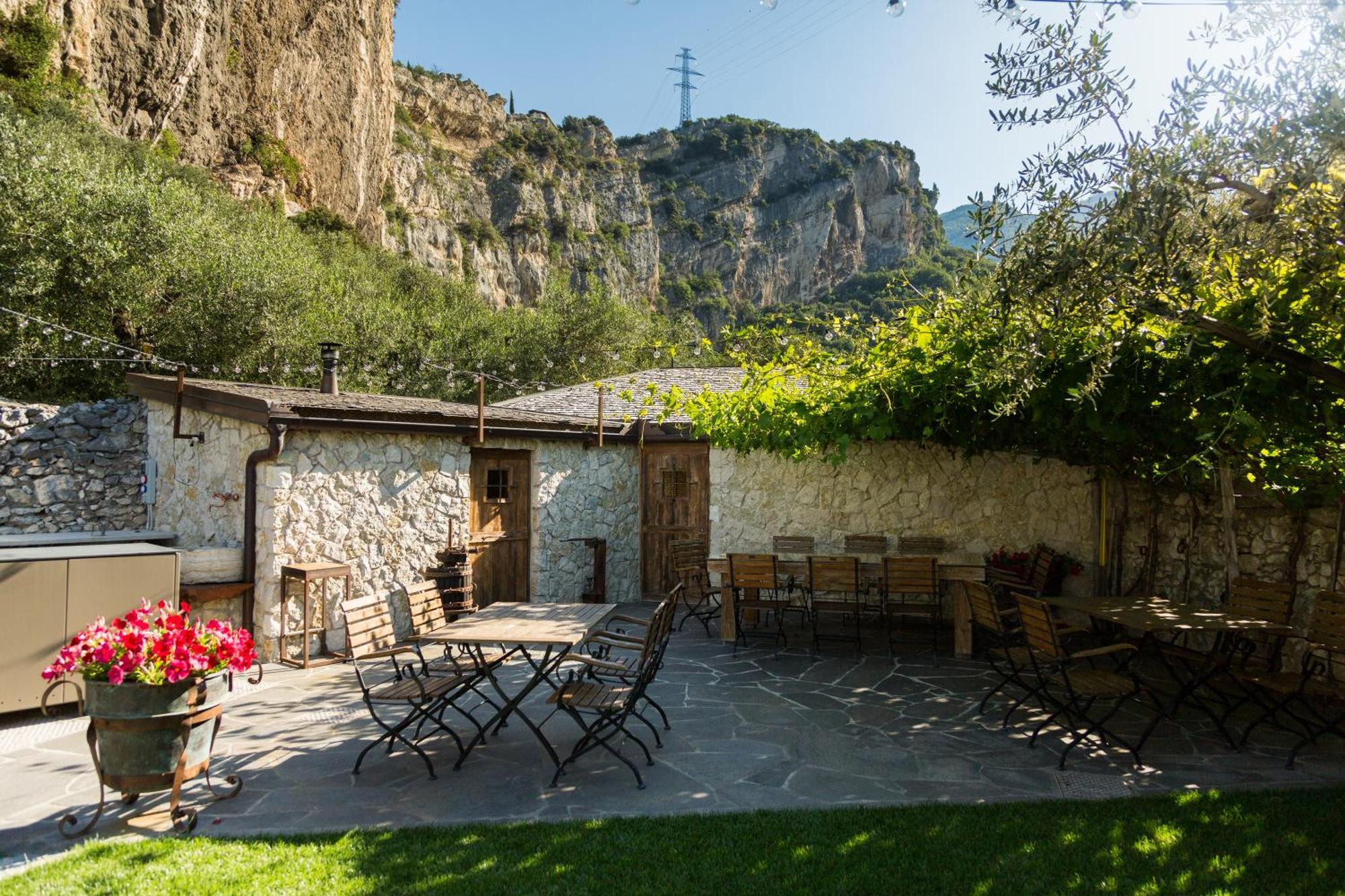 Aktivhotel Santalucia Torbole Sul Garda ภายนอก รูปภาพ